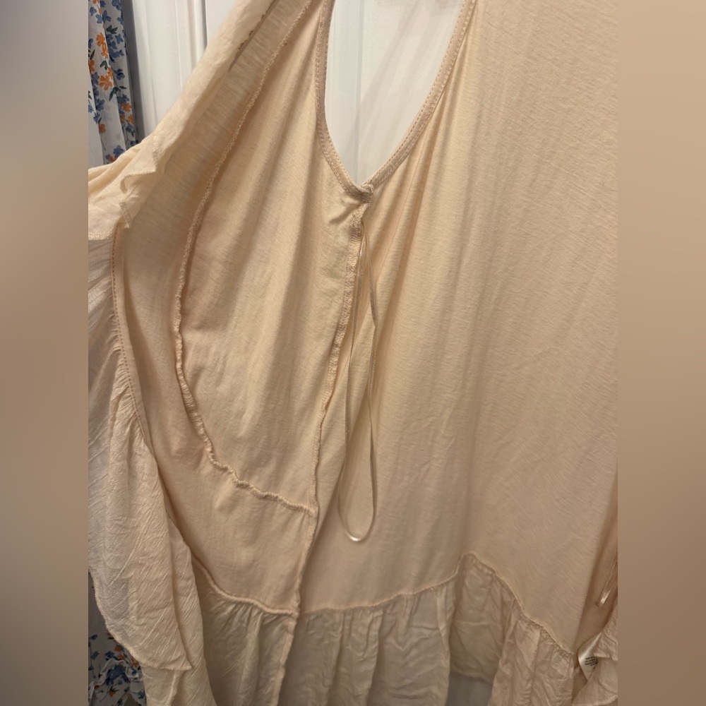 H&M Cream Ruffle Vest - Picture 2 of 3